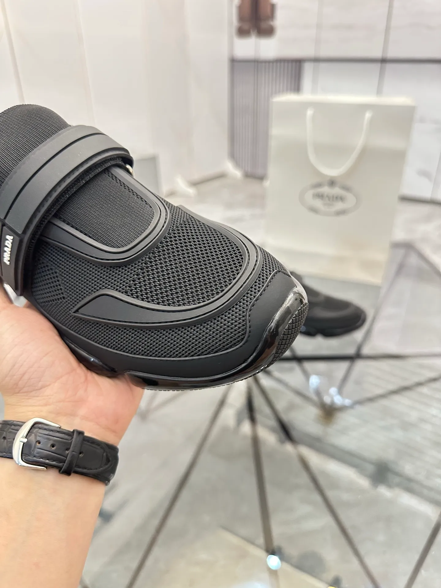 Men's shoes for sale 💰: 💰P500¥ High-end top quality Product trademark: Prada *"Prada*" low-top casual shoes Regular size: 38-45 (can be customized to 46) One size larger Product materials: imported breathable fly weave upper, professional glue-making process, breathable lining, cowhide foot pads, original outsole. No.: 001